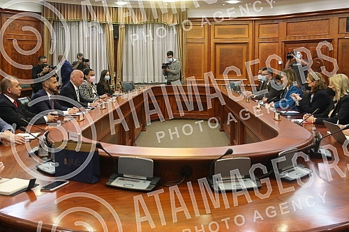 Minister without portfolio Nenad Popovic met with Montenegrin Minister of education, science, culture and sports Vesna Bratic.  Ministar bez portfelja Nenad Popovic sastao se sa ministarkom prosvete, nauke, kulture i sporta Crne Gore Vesnom Bratic