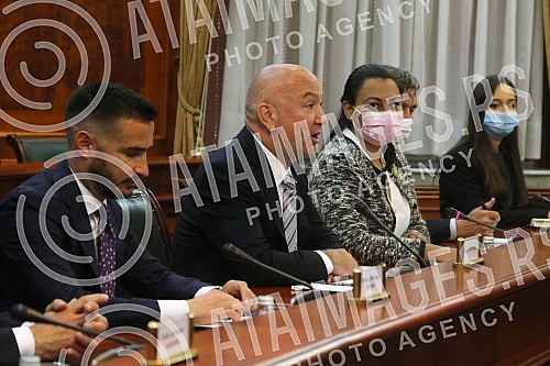 Minister without portfolio Nenad Popovic met with Montenegrin Minister of education, science, culture and sports Vesna Bratic.  Ministar bez portfelja Nenad Popovic sastao se sa ministarkom prosvete, nauke, kulture i sporta Crne Gore Vesnom Bratic