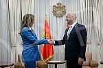 Minister without portfolio Nenad Popovic met with Montenegrin Minister of education, science, culture and sports Vesna Bratic.  Ministar bez portfelja Nenad Popovic sastao se sa ministarkom prosvete, nauke, kulture i sporta Crne Gore Vesnom Bratic