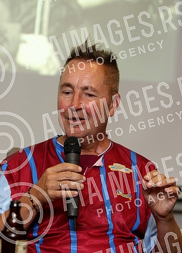 Conference of Nigel Kennedy who is opening 50th BEMUS held at Nikola Tesla.Konferencija Najdzela Kenedija koji otvara 50. BEMUS odrzana na aerodromu Nikola Tesla.