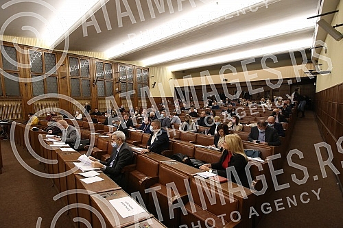 The 34th session of the Assembly of the City of Belgrade was held in the building of the National Assembly.U zgradi Narodne skupstine odrzana je 34. sednica Skupstine Grada Beograda.