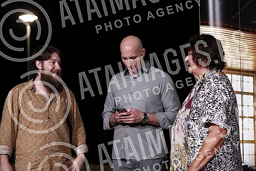 Socializing with the cast and author team of the TV series Klan was organized in Silos Belgrade.Druzenje sa glumackom i autorskom ekipom TV serije Klan upriliceno je u Silosima Beograd.