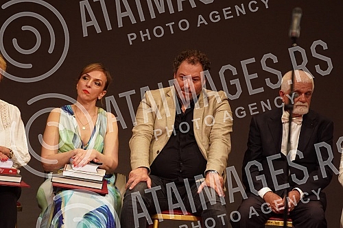 The ceremonial presentation of the 51st Golden Beocug Award and the Charter was held on the Grand Stage of the National Theater.Svecano urucenje 51. nagrade Zlatni Beocug i Povelje odrzano je  na Velikoj sceni Narodnog pozorista.