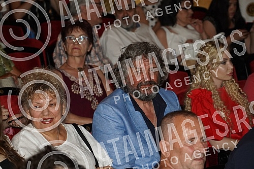 The ceremonial presentation of the 51st Golden Beocug Award and the Charter was held on the Grand Stage of the National Theater.Svecano urucenje 51. nagrade Zlatni Beocug i Povelje odrzano je  na Velikoj sceni Narodnog pozorista.