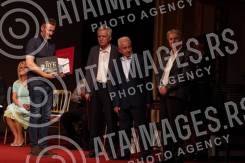 The ceremonial presentation of the 51st Golden Beocug Award and the Charter was held on the Grand Stage of the National Theater.Svecano urucenje 51. nagrade Zlatni Beocug i Povelje odrzano je  na Velikoj sceni Narodnog pozorista.
