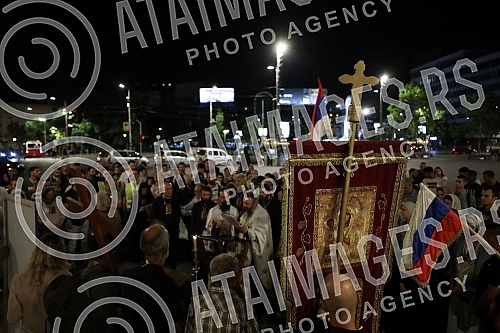 12. The Vidovdan liturgy with the blessing of His Eminence the Bishop of Raska and Prizren in exile G. G. Ksenofont began with a gathering at the monument to Prince Mihailo, where the Akathist was consecrated to the Holy Great Martyr Prince Lazar, an