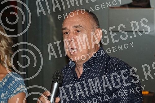 A press conference on the occasion of the announcement of the premiere of the play Mrs. Einstein by Snezana Gnjidic, directed by KKarin Rosnizeck, was held at the Museum of the National Theater.Konferencija za medije povodom najave premijere drame