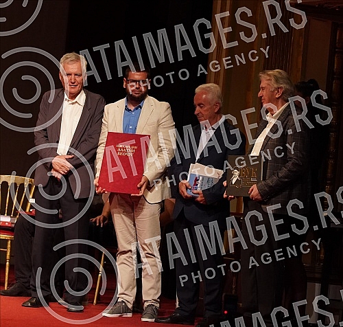 The ceremonial presentation of the 51st Golden Beocug Award and the Charter was held on the Grand Stage of the National Theater.Svecano urucenje 51. nagrade Zlatni Beocug i Povelje odrzano je  na Velikoj sceni Narodnog pozorista.
