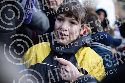 On the Republic Square held a traditional event Bakers' Union of Serbia and crushing Christmas cesnica (Serbian traditional cake)Na Trgu Republike odrzana tradicionalna manifestacija Unije pekara Srbije i lomljenje Bozicne cesnica (Srpska tradiciona