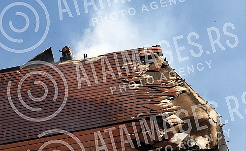 A fire in which the entire apartment on the tenth floor in Visoko Street, in Dorcol, burned down.Pozar u kojem je izgoreo ceo stan na desetom spratu u Ulici Visokog, na Dorcolu.