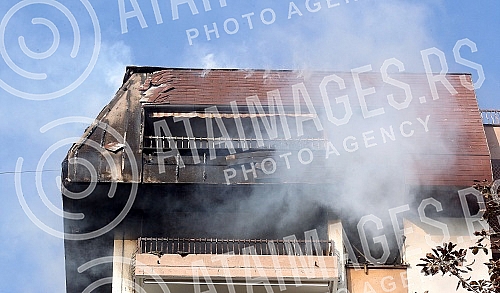 A fire in which the entire apartment on the tenth floor in Visoko Street, in Dorcol, burned down.Pozar u kojem je izgoreo ceo stan na desetom spratu u Ulici Visokog, na Dorcolu.