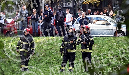A fire in which the entire apartment on the tenth floor in Visoko Street, in Dorcol, burned down.Pozar u kojem je izgoreo ceo stan na desetom spratu u Ulici Visokog, na Dorcolu.