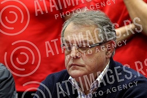 An extraordinary press conference of the Waterpolo Club Crvena zvezda after the incident and attacks on players in Split (Croatia).Vanredna pres konferencija Vaterpolo kluba Crvena zvezda posle incidenta i napada na igrace u Splitu.