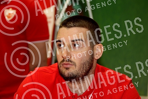 An extraordinary press conference of the Waterpolo Club Crvena zvezda after the incident and attacks on players in Split (Croatia).Vanredna pres konferencija Vaterpolo kluba Crvena zvezda posle incidenta i napada na igrace u Splitu.