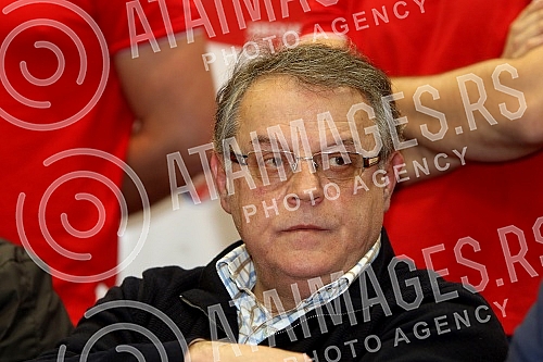 An extraordinary press conference of the Waterpolo Club Crvena zvezda after the incident and attacks on players in Split (Croatia).Vanredna pres konferencija Vaterpolo kluba Crvena zvezda posle incidenta i napada na igrace u Splitu.