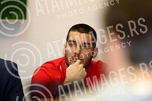 An extraordinary press conference of the Waterpolo Club Crvena zvezda after the incident and attacks on players in Split (Croatia).Vanredna pres konferencija Vaterpolo kluba Crvena zvezda posle incidenta i napada na igrace u Splitu.