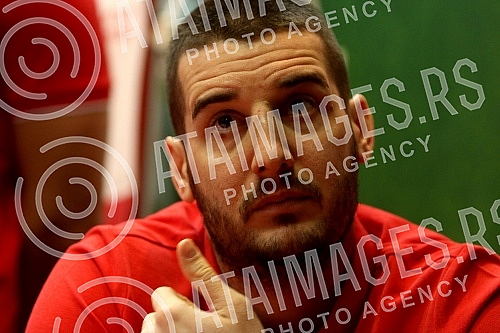 An extraordinary press conference of the Waterpolo Club Crvena zvezda after the incident and attacks on players in Split (Croatia).Vanredna pres konferencija Vaterpolo kluba Crvena zvezda posle incidenta i napada na igrace u Splitu.