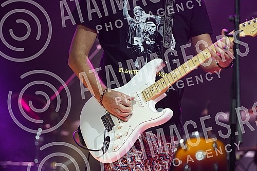 With the concert in Kombank Hall, the band Elektricni orgazam marked 40 years of a stable band and 40 years on the occasion of the release of the compilation album 