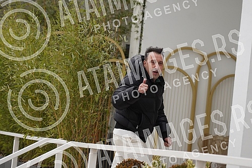 Hajrudin Hari Varesanovic - Hari Mata Hari announced at a press conference at The Dream event center a concert to be held on Saturday, December 11th.Hajrudin Hari Varesanovic -  Hari Mata Hari je na konferenciji za medije u event centru The Dream n