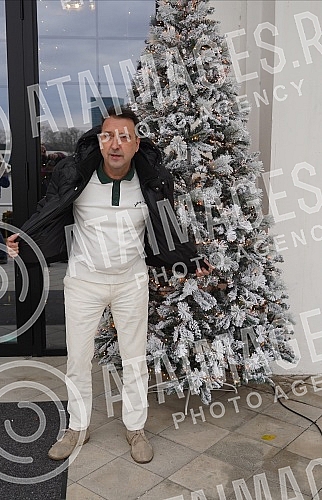 Hajrudin Hari Varesanovic - Hari Mata Hari announced at a press conference at The Dream event center a concert to be held on Saturday, December 11th.Hajrudin Hari Varesanovic -  Hari Mata Hari je na konferenciji za medije u event centru The Dream n