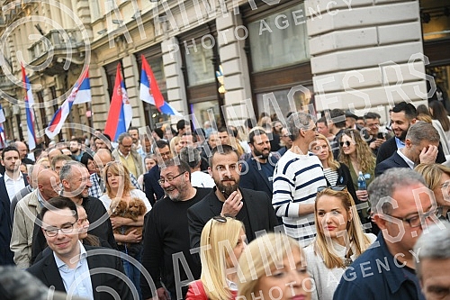 The Coalition United for the Victory of Serbia and Belgrade organized a parade with Knez Mihailov from the Palace of Albania to the City Library, where the citizens and the media were addressed by the entire people of the coalition.Koalicija Ujedin