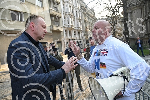 The Party of Freedom and Justice held an extraordinary press conference in front of the Presidency of the Republic of Serbia, the topic of which was new information about the murder of Oliver Ivanovic, and a discussion between Simo Spasic and Dragan 