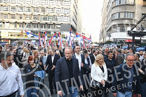 The Coalition United for the Victory of Serbia and Belgrade organized a parade with Knez Mihailov from the Palace of Albania to the City Library, where the citizens and the media were addressed by the entire people of the coalition.Koalicija Ujedin