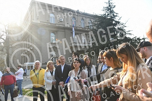 The Party of Freedom and Justice held an extraordinary press conference in front of the Presidency of the Republic of Serbia, the topic of which was new information about the murder of Oliver Ivanovic, and a discussion between Simo Spasic and Dragan 