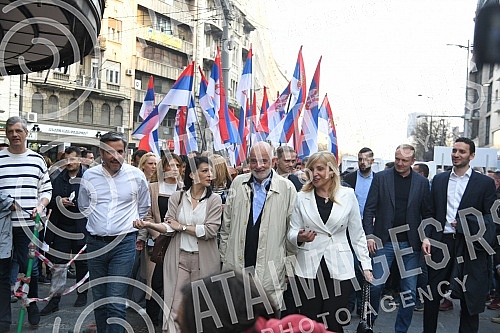The Coalition United for the Victory of Serbia and Belgrade organized a parade with Knez Mihailov from the Palace of Albania to the City Library, where the citizens and the media were addressed by the entire people of the coalition.Koalicija Ujedin