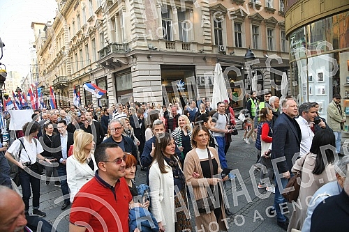 The Coalition United for the Victory of Serbia and Belgrade organized a parade with Knez Mihailov from the Palace of Albania to the City Library, where the citizens and the media were addressed by the entire people of the coalition.Koalicija Ujedin