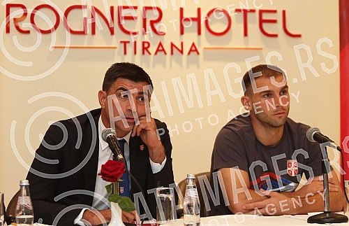 Konferencija za medije Radovana Curcica - selektora nacioalnog A tima odran u Tirani u hotelu Rogner pred utakmicu sa nacionalnim timom Albanije. 