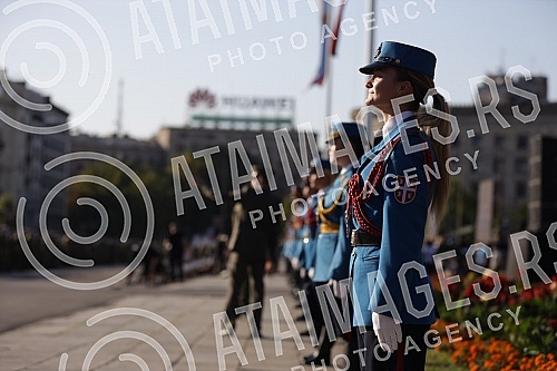 The general rehearsal of the ceremony on the occasion of the promotion of the youngest officers of the Serbian Army was held in front of the House of the National Assembly.Generalna proba svecanosti povodom promocije najmladjih oficira Vojske Srbij