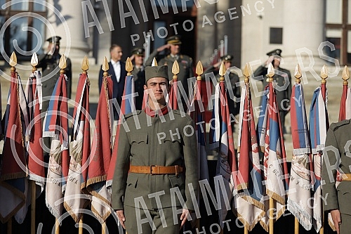 The general rehearsal of the ceremony on the occasion of the promotion of the youngest officers of the Serbian Army was held in front of the House of the National Assembly.Generalna proba svecanosti povodom promocije najmladjih oficira Vojske Srbij