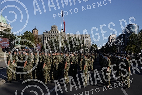 The general rehearsal of the ceremony on the occasion of the promotion of the youngest officers of the Serbian Army was held in front of the House of the National Assembly.Generalna proba svecanosti povodom promocije najmladjih oficira Vojske Srbij