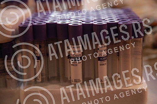 In the Serbian Red Cross, US Ambassador Anthony Godfrey and the US Embassy are marking the 20th anniversary of the terrorist attacks with an action of voluntary blood donation. U Crvenom krstu Srbije ambasador SAD Entoni Godfri i ambasada SAD obele