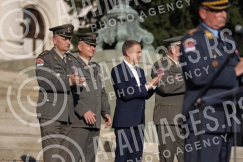 The general rehearsal of the ceremony on the occasion of the promotion of the youngest officers of the Serbian Army was held in front of the House of the National Assembly.Generalna proba svecanosti povodom promocije najmladjih oficira Vojske Srbij
