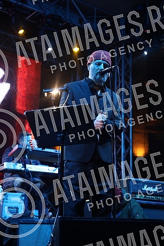 In the pre-holiday atmosphere, the audience enjoyed the first day of Belgrade Rocks concerts on Nikola Pasic Square, as part of the Belgrade Winter, organized by the Center of Belgrade Festivals - CEBEF.U pretpraznicnoj atmosferi publika je na Trgu