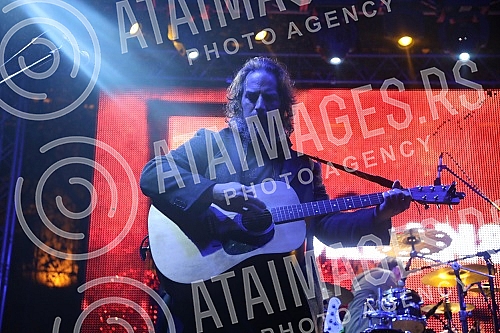 In the pre-holiday atmosphere, the audience enjoyed the first day of Belgrade Rocks concerts on Nikola Pasic Square, as part of the Belgrade Winter, organized by the Center of Belgrade Festivals - CEBEF.U pretpraznicnoj atmosferi publika je na Trgu