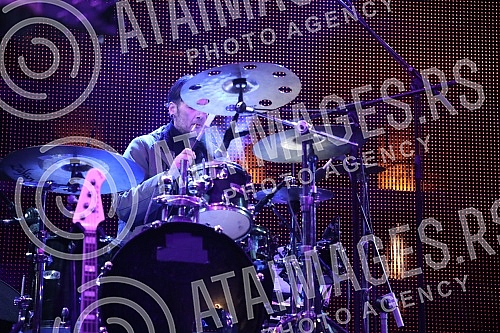 In the pre-holiday atmosphere, the audience enjoyed the first day of Belgrade Rocks concerts on Nikola Pasic Square, as part of the Belgrade Winter, organized by the Center of Belgrade Festivals - CEBEF.U pretpraznicnoj atmosferi publika je na Trgu