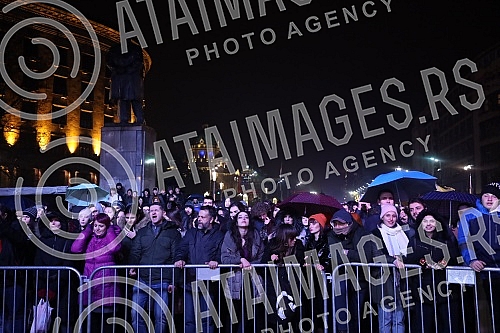 In the pre-holiday atmosphere, the audience enjoyed the first day of Belgrade Rocks concerts on Nikola Pasic Square, as part of the Belgrade Winter, organized by the Center of Belgrade Festivals - CEBEF.U pretpraznicnoj atmosferi publika je na Trgu