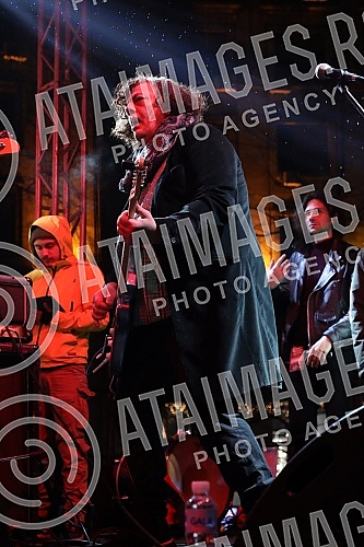 In the pre-holiday atmosphere, the audience enjoyed the first day of Belgrade Rocks concerts on Nikola Pasic Square, as part of the Belgrade Winter, organized by the Center of Belgrade Festivals - CEBEF.U pretpraznicnoj atmosferi publika je na Trgu