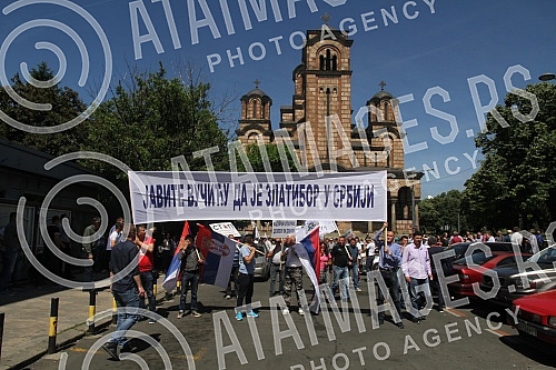Protest citizens of Cajetina who are unhappy with the delay of issuing permits for the construction of a panoramic cableway on Zlatibor.Protest gradjana Cajetine koji su nezadovoljni zbog odlaganja izdavanja dozvole za izgradnju panoramske zicare na