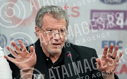 Konferencija za medije americkog reditelja Dzona Mektirnana (John McTiernan) na 44 FESTU u Sava centru. 