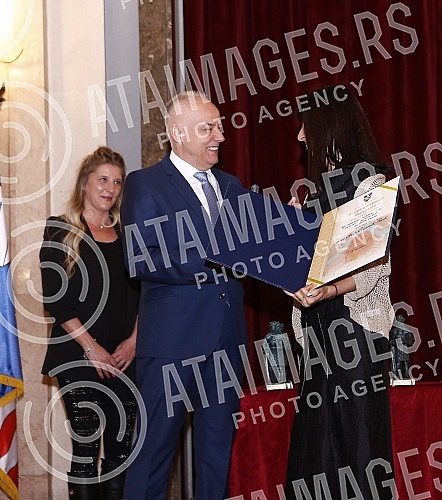 At the ceremony in the City Assembly, the representatives of the City of Belgrade presented the Awards of the City of Belgrade - Despot Stefan Lazarevic for 2021.Na svecanosti u Skupstini grada predstavnici Grada Beograda dodelili su Nagrade grada 