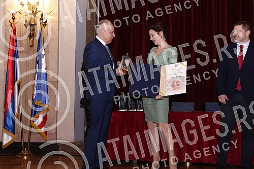 At the ceremony in the City Assembly, the representatives of the City of Belgrade presented the Awards of the City of Belgrade - Despot Stefan Lazarevic for 2021.Na svecanosti u Skupstini grada predstavnici Grada Beograda dodelili su Nagrade grada 