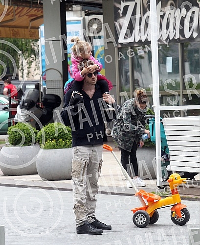 Life is slowly returning to normal after mitigating measures to combat the coronavirus epidemic.Zivot se polako vraca u normalne tokove posle ublazavanje mera borbe protiv epidemije korona virusa.