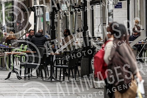 Opening of cafes after mitigation of measures to combat the coronavirus epidemic.Otvaranje kafica posle ublazavanje mera borbe protiv epidemije korona virusa.