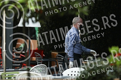 Opening of cafes after mitigation of measures to combat the coronavirus epidemic.Otvaranje kafica posle ublazavanje mera borbe protiv epidemije korona virusa.