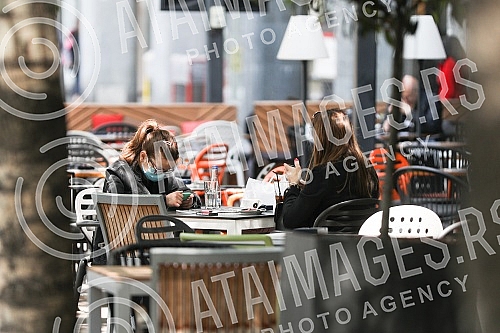 Opening of cafes after mitigation of measures to combat the coronavirus epidemic.Otvaranje kafica posle ublazavanje mera borbe protiv epidemije korona virusa.