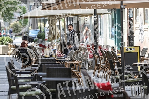 Opening of cafes after mitigation of measures to combat the coronavirus epidemic.Otvaranje kafica posle ublazavanje mera borbe protiv epidemije korona virusa.